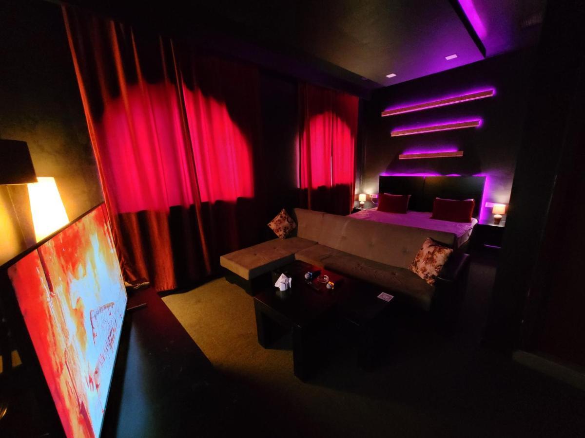 Cinema Plaza Hotel Baku Exterior photo