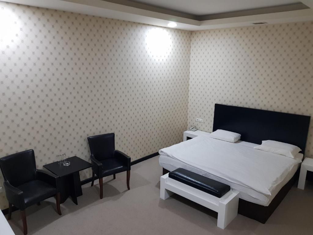 Cinema Plaza Hotel Baku Exterior photo