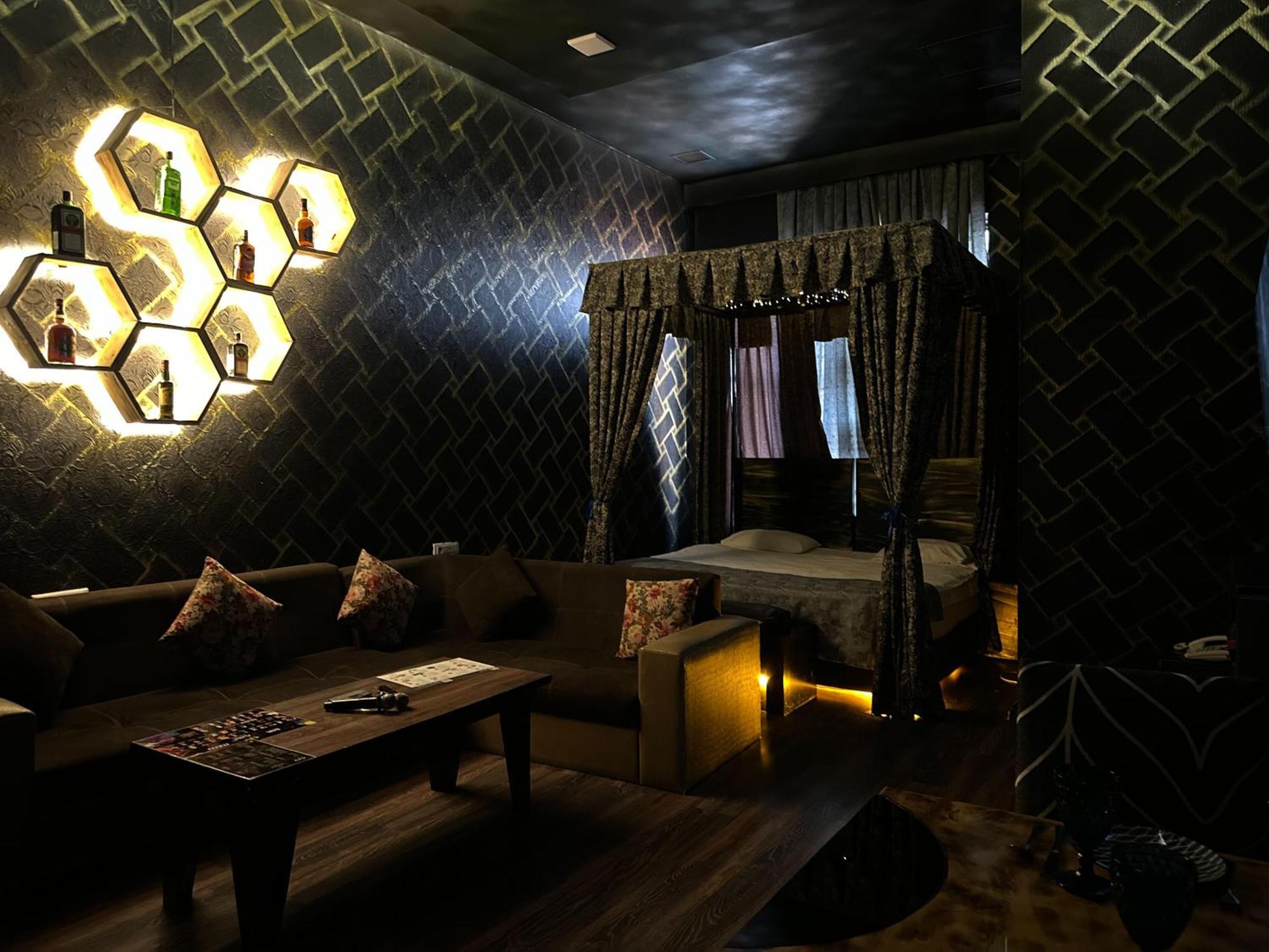 Cinema Plaza Hotel Baku Exterior photo